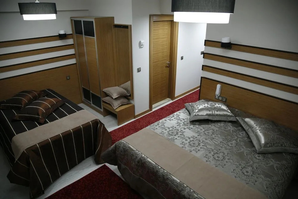 Quars Garden Hotel