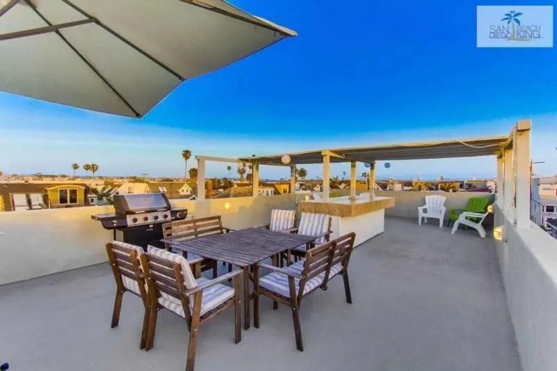200-Surf Stars Penthouse