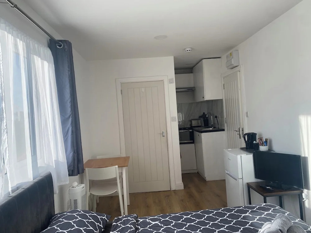 Comfortable Homely Studio Flat in Wembley
