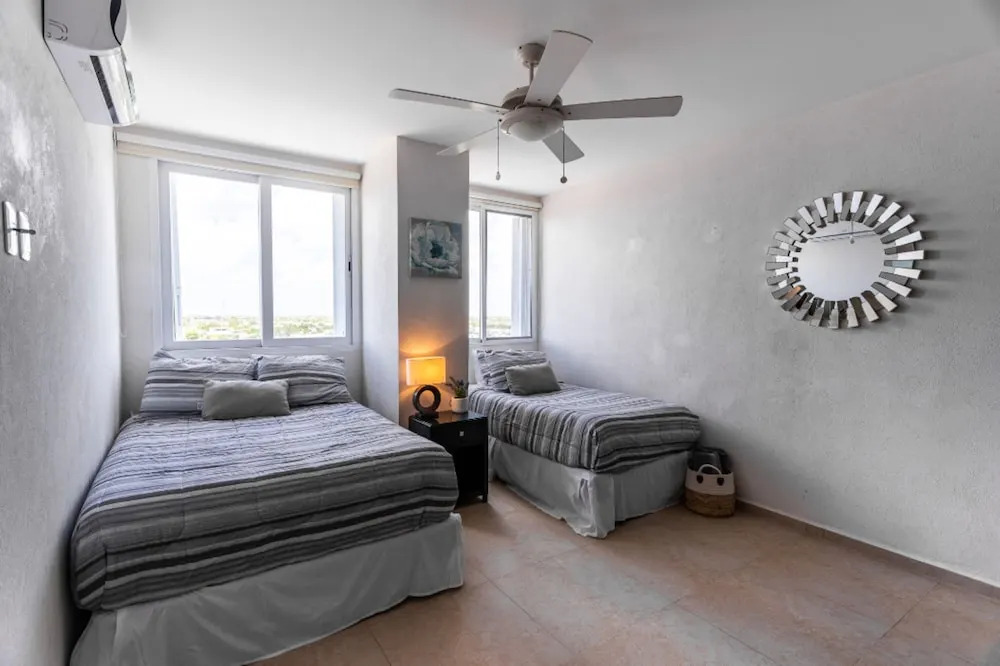 MAREA Beachfront 2 BDR - Stunning Oceanview