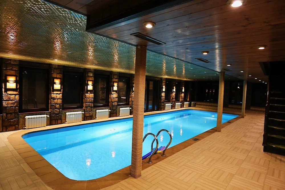 Banniy Klub Shangri-La