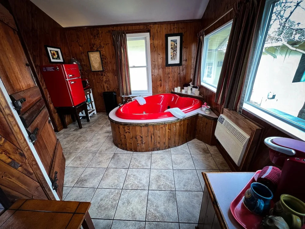 Sherwood Court Cottages & Guest Rooms