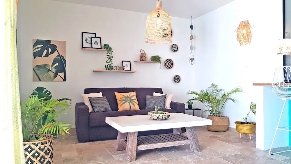 LA BOHEME, résidence de 5 appartements avec piscine, vue océan, Petite Ile