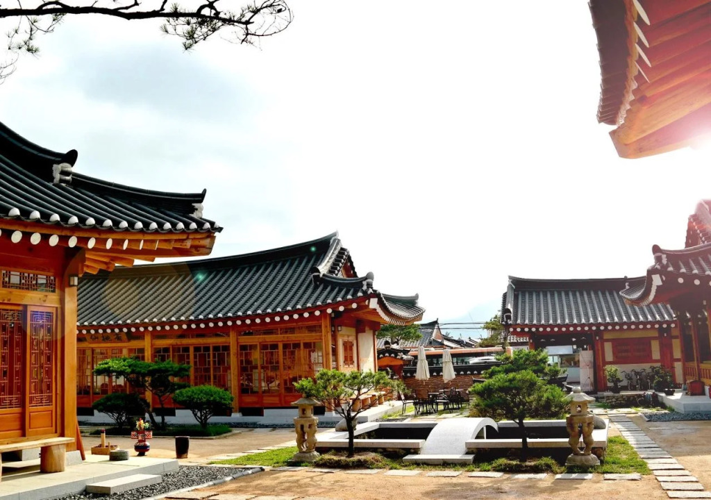 Hwangnamguan Hanok Village