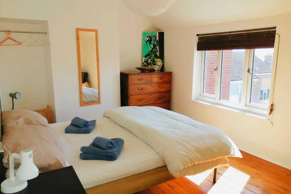 200 year old large townhouse with sea views
