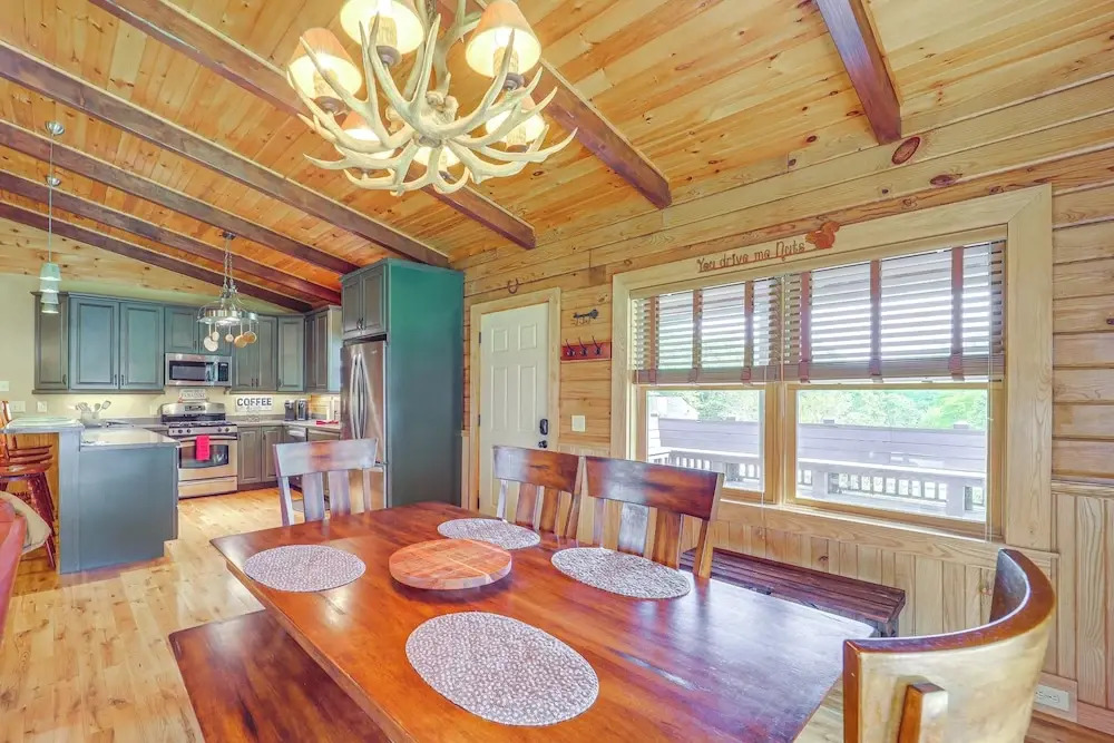 4 Mi to Grandfather Mtn! Family-friendly Cabin