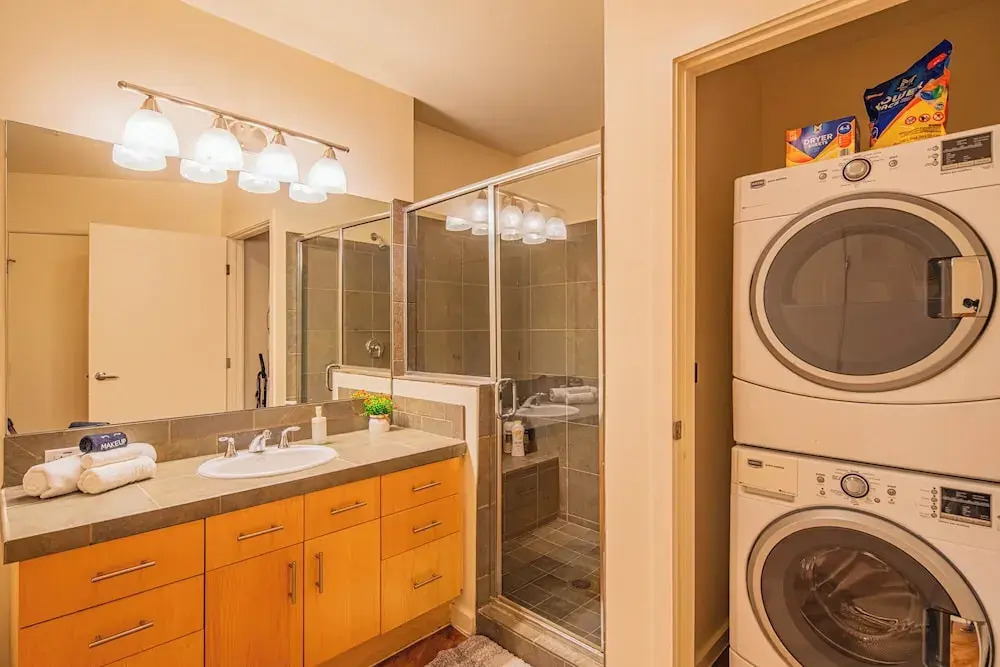 ROVE LIVING/KL - 44 Monroe