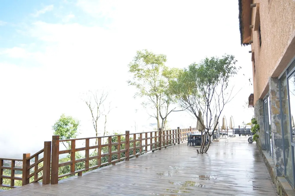 Clouds & Terraces Hotel
