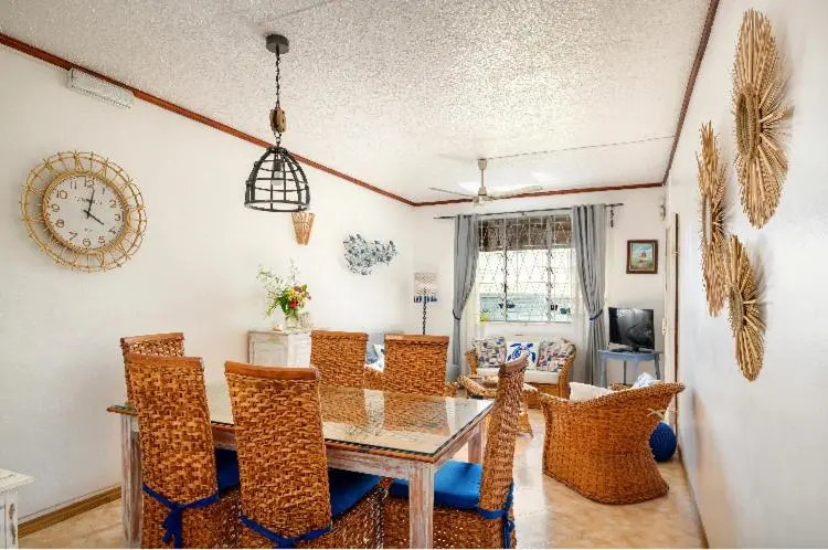 Lovely 3 bedroom beach house on a sandy beach
