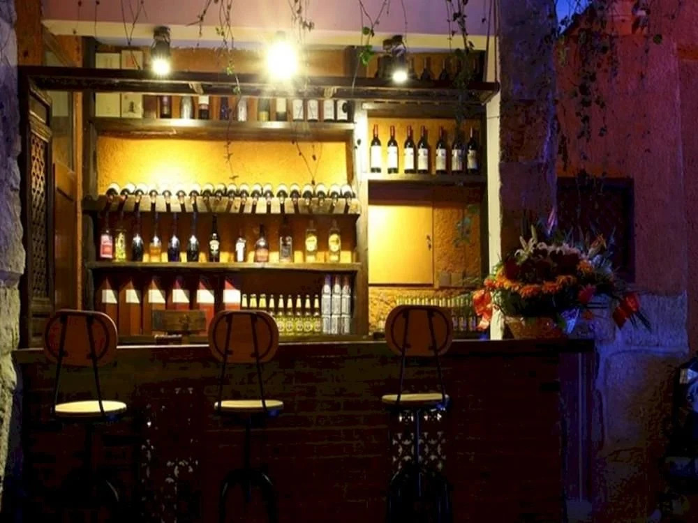 Luguorenjian Inn