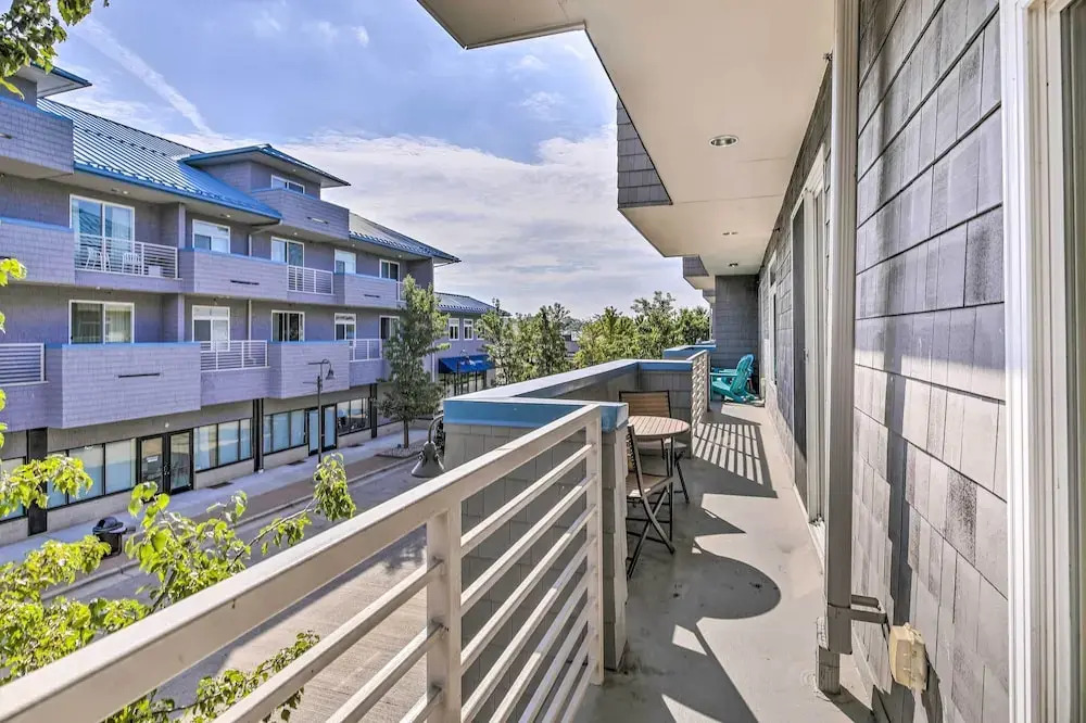 Grand Haven Condo w/ Patio < 1 Mi to Downtown
