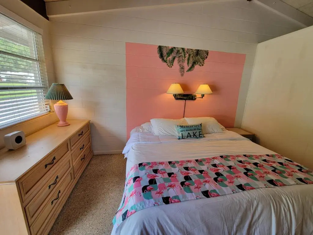 Tropical Marina & Resort on Lake Beresford