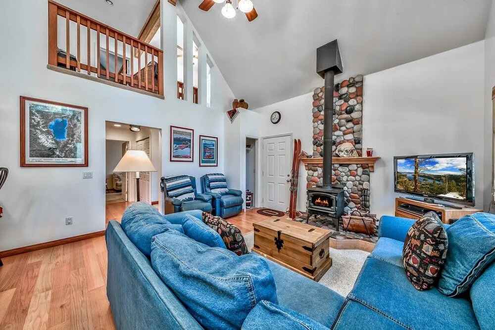2716HM Hank Monk - 2 Br Chalet
