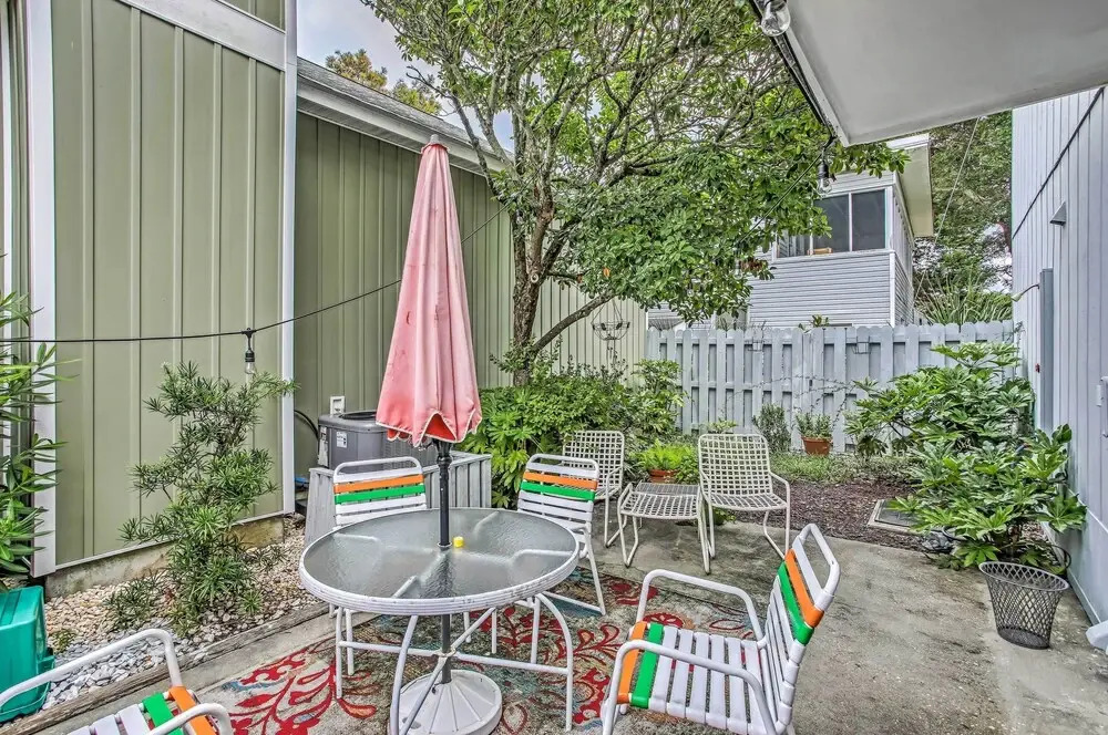 4 Mi to Barefoot Landing: North Myrtle Beach Home