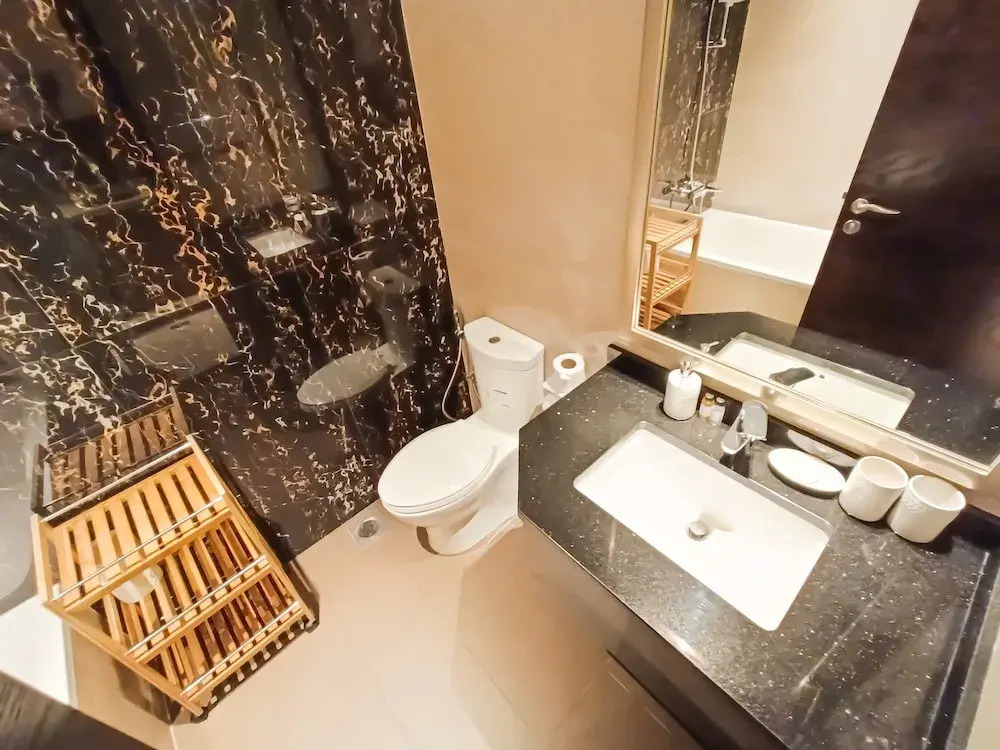 Whitesage - Elegant Studio With Balcony Overlooking The Canal