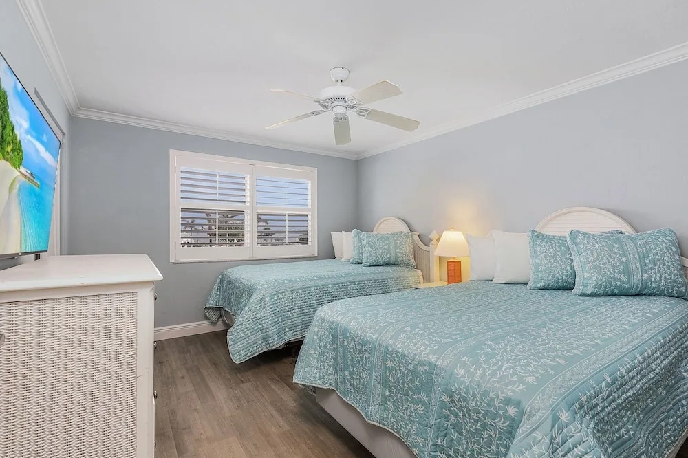 Beach Villas # 106 - Bogo24 2 Bedroom Condo by RedAwning