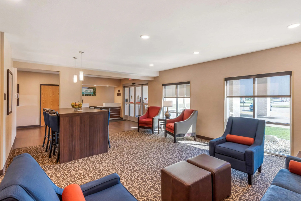 Comfort Inn & Suites near Route 66