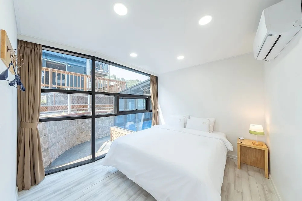 Present Poolvilla