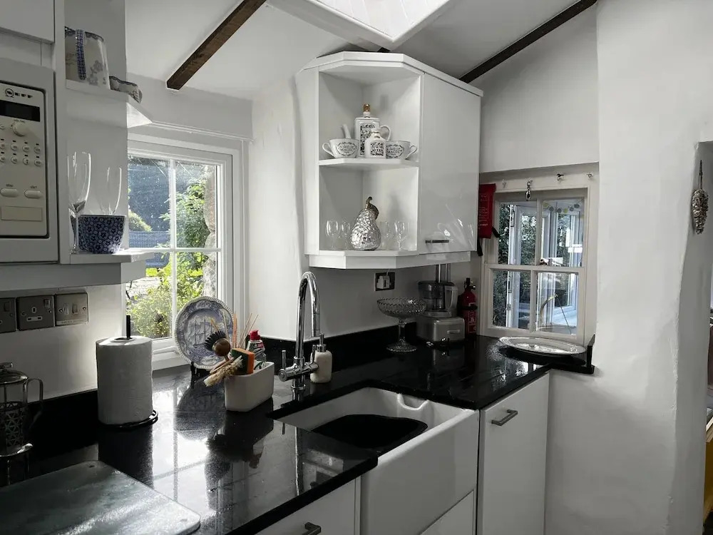Sea view cottage walk to beach dog friendly