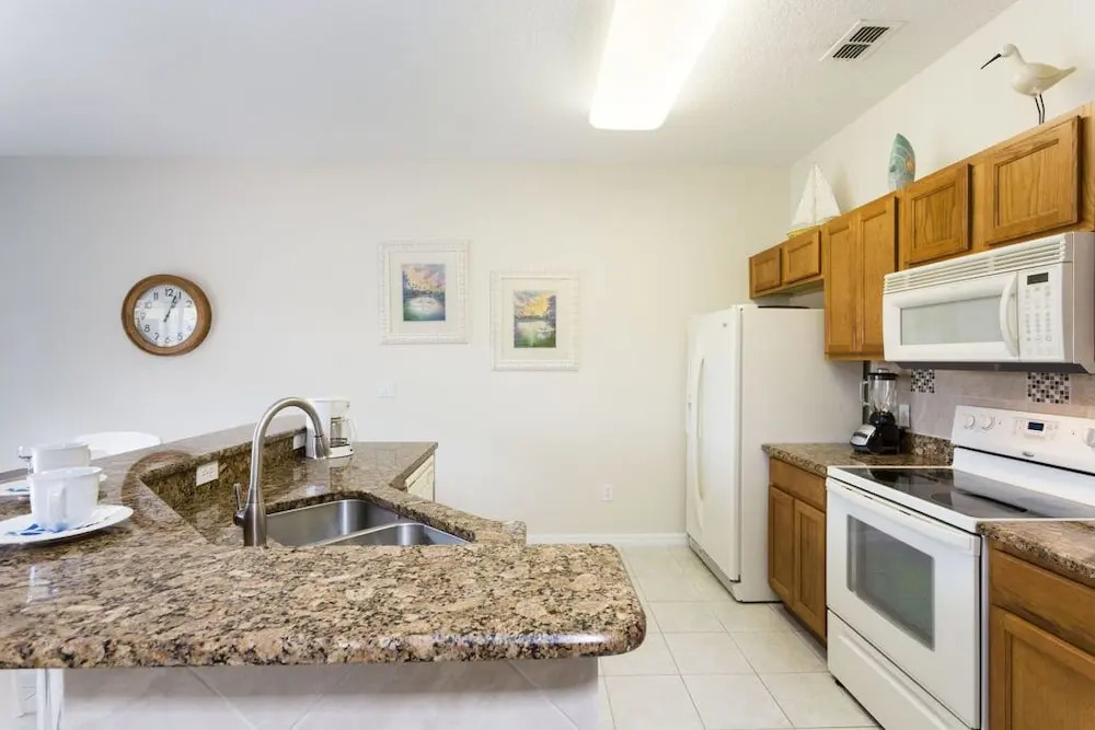 Kissimmee-Davenport Pool Homes by Hayes