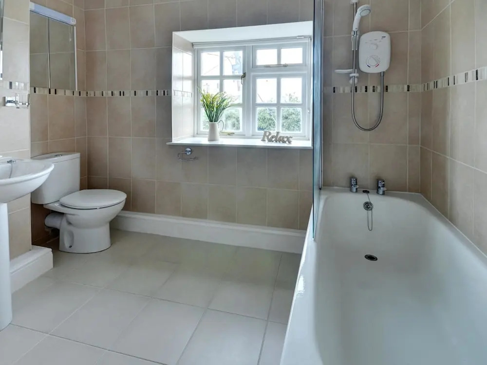 Holiday Home with Spacious Garden near Beach in Instow