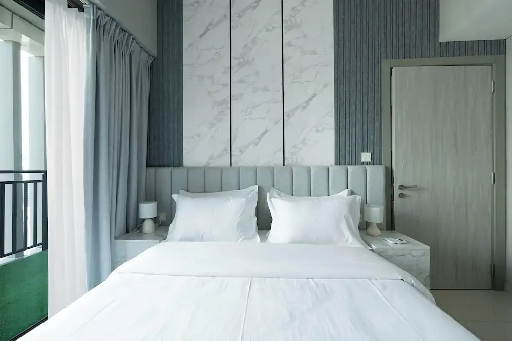 KeyRock Living - Dubai Skyline