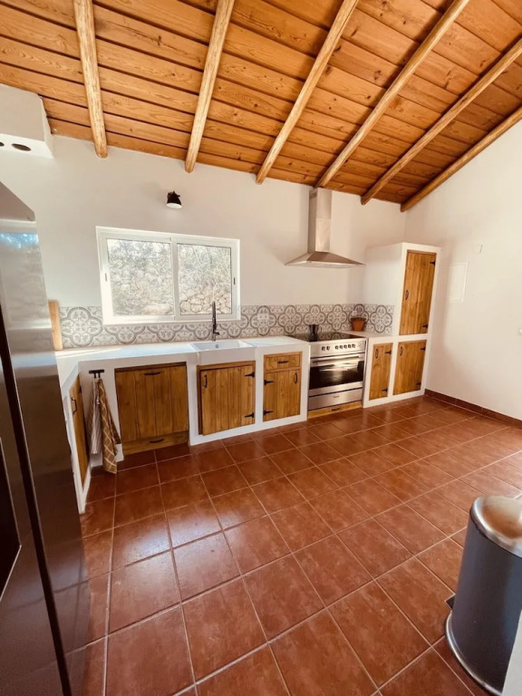 Casa Colinas Roxas by Portucasa