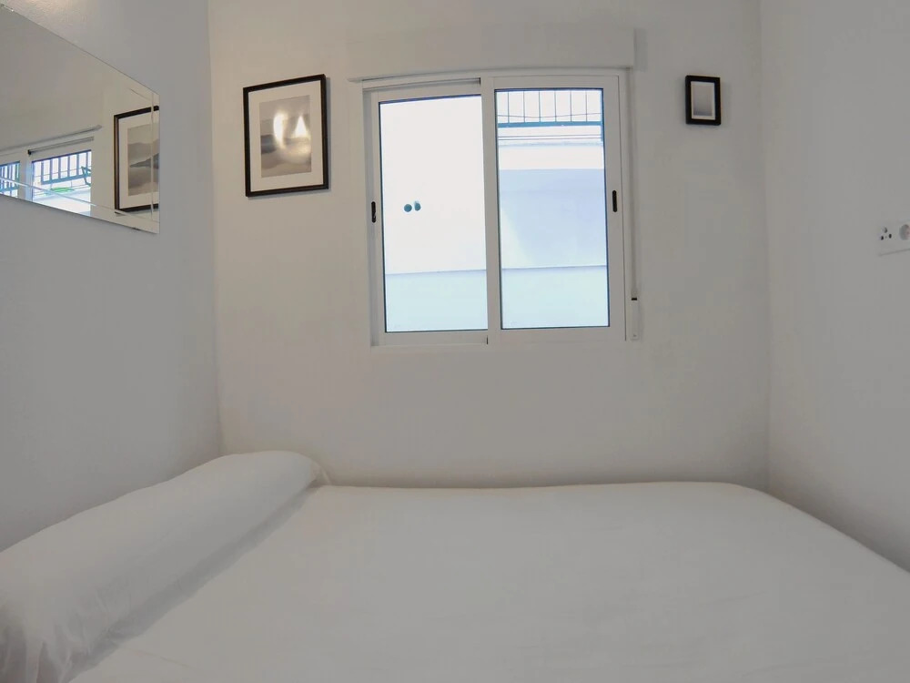 Apartamento interior de 2 Habitaciones cercano al parque Olof Palme AP3
