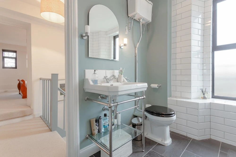 Stunning 2 Bedroom Flat in Converted Church in Bethnal Green