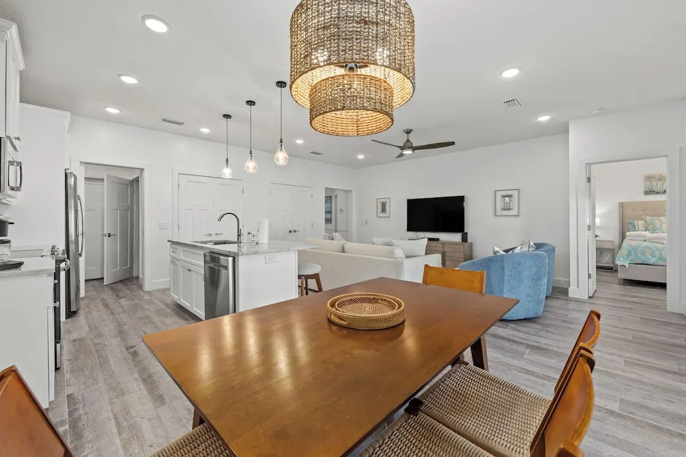 311 Le Grand Dr - Sunny Sands