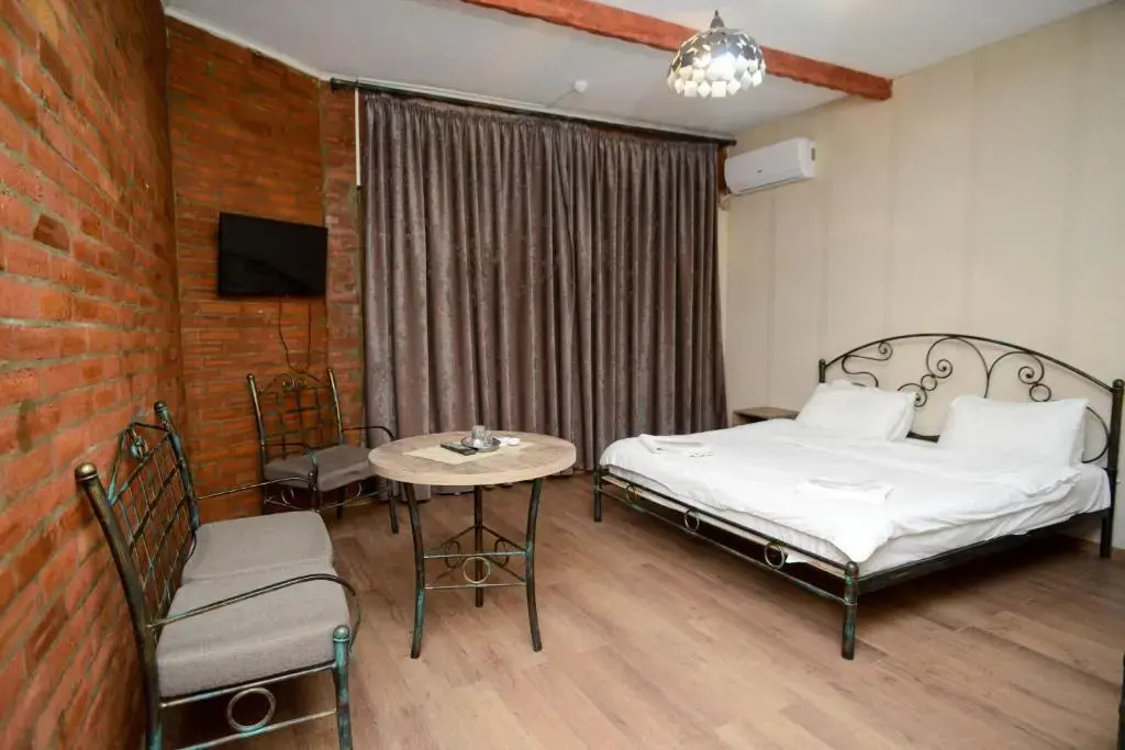 Ragnar Hotel