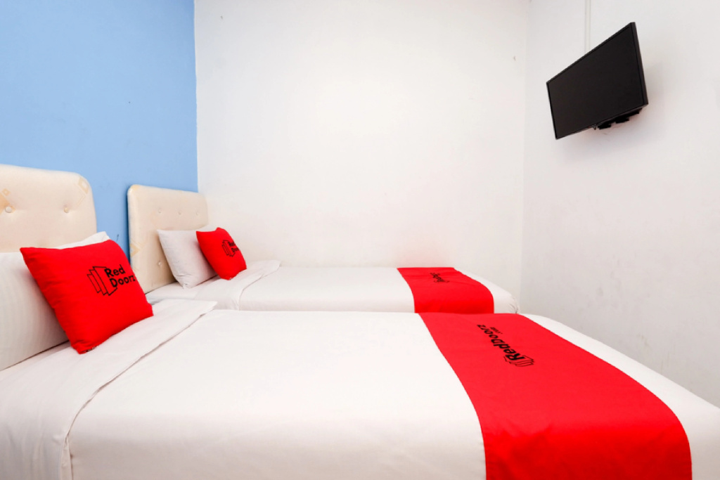 RedDoorz Near Kota Lama Semarang