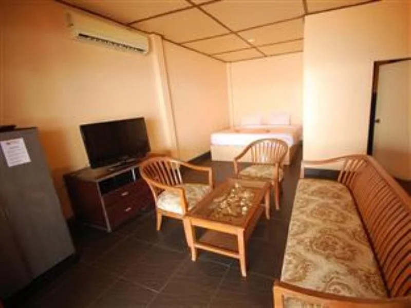 Nik's Garden Resort