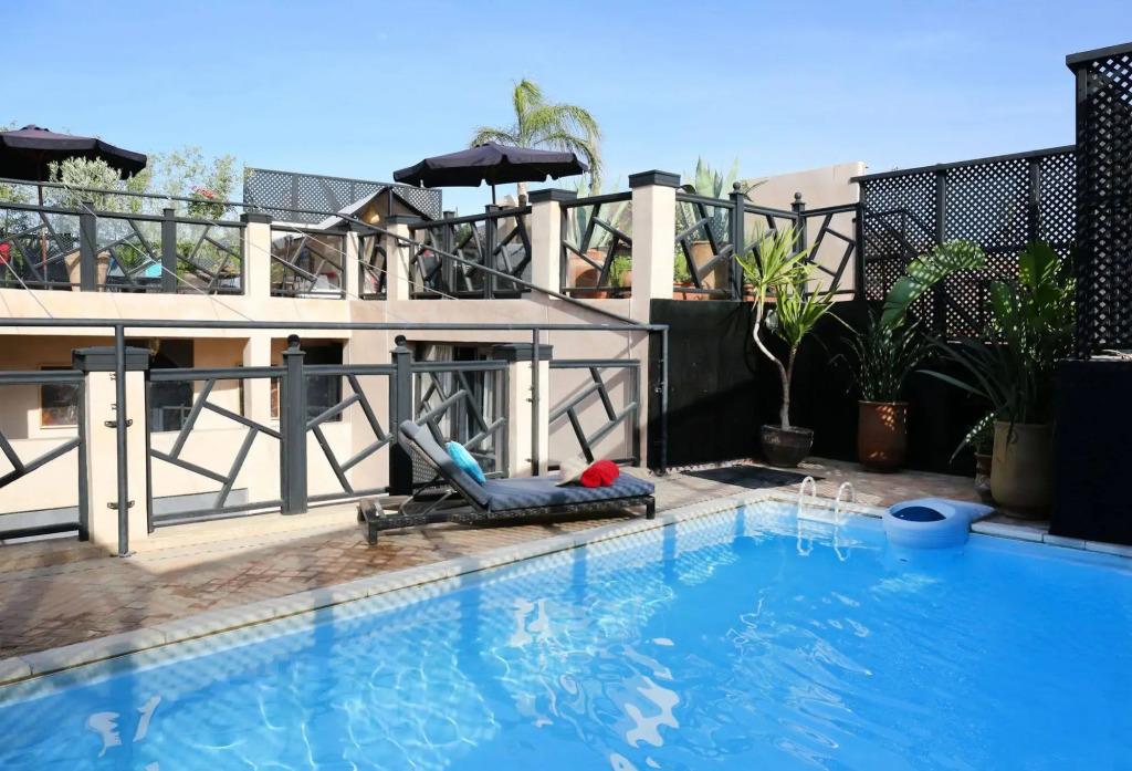 Riad Basidi piscine chauffée sur le toit de la médina