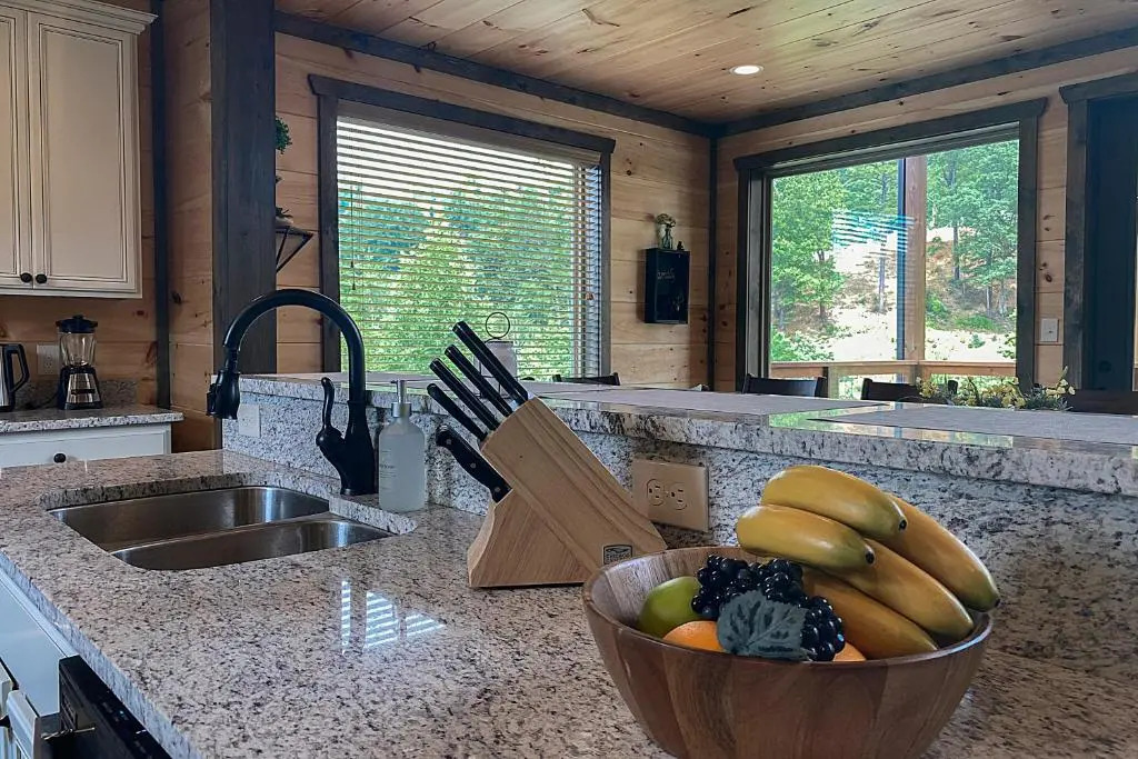Luxury Brand New Cabin 5b 5.5ba with Arcade, Theater