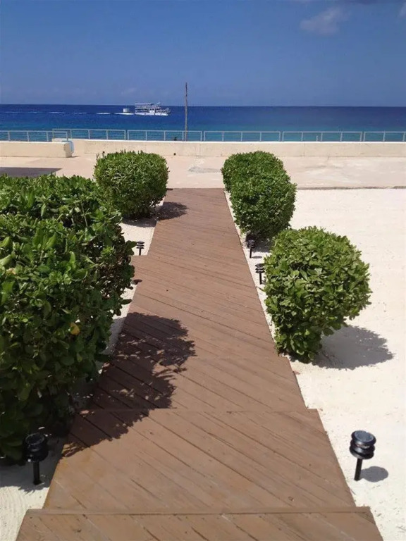 The Riviera, Grand Cayman