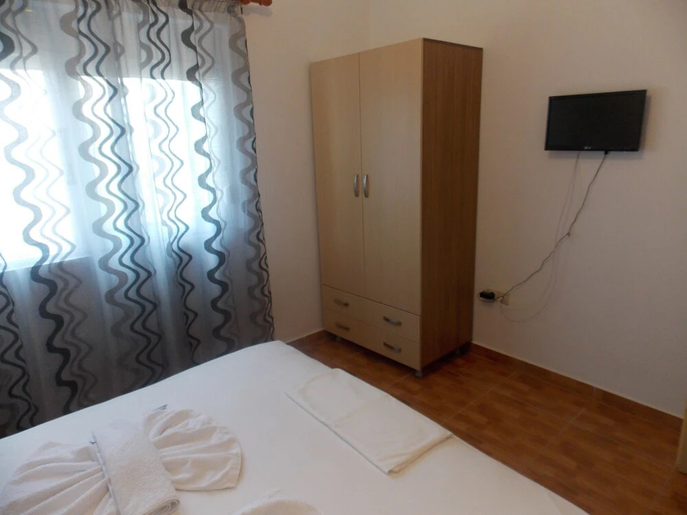 Hotel Eleana & Apartments