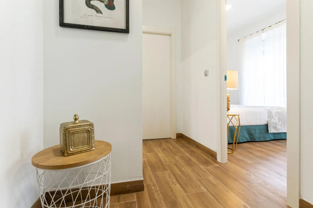 Magnificent 2 BD apartment in the city center. Recaredo VI