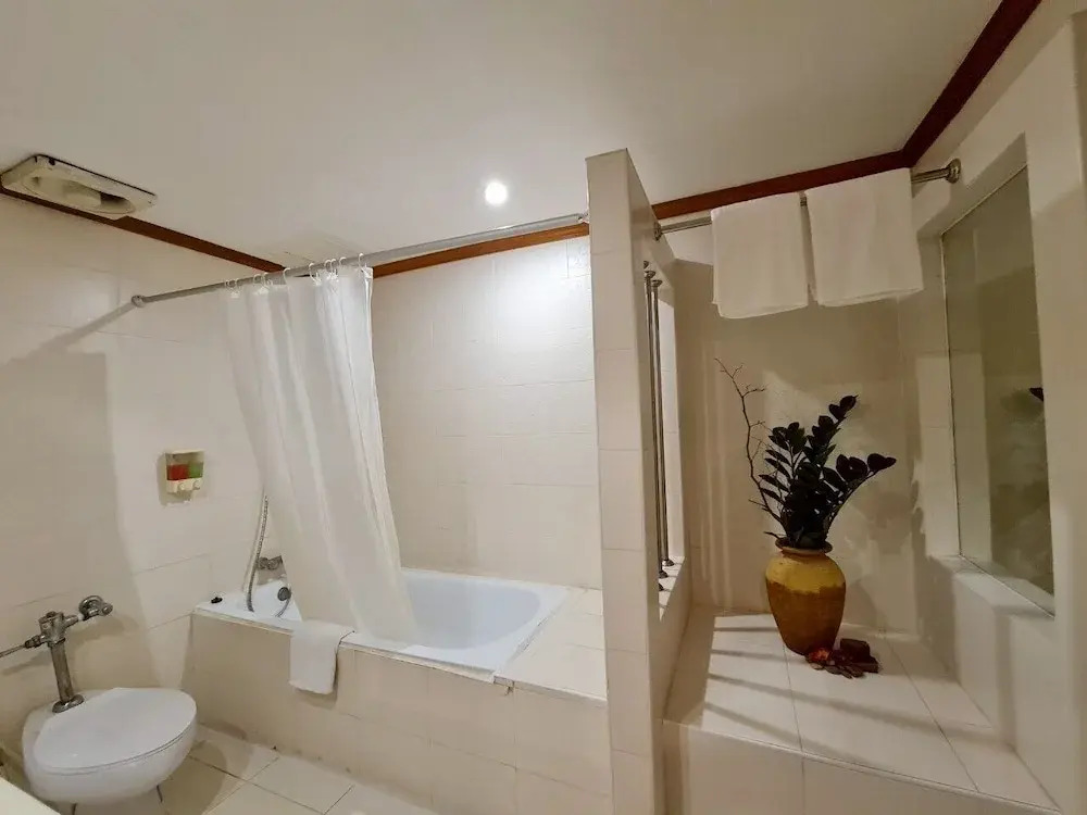 The Rich Hotel Rama 5