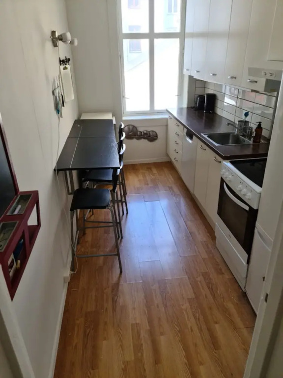S12 2nd Floor Room in Elegant Apartment