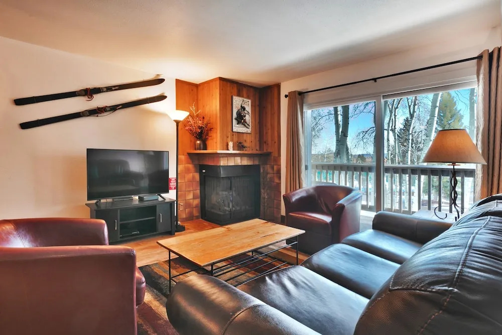 Snow Flower 104 2 Bedroom Condo by RedAwning