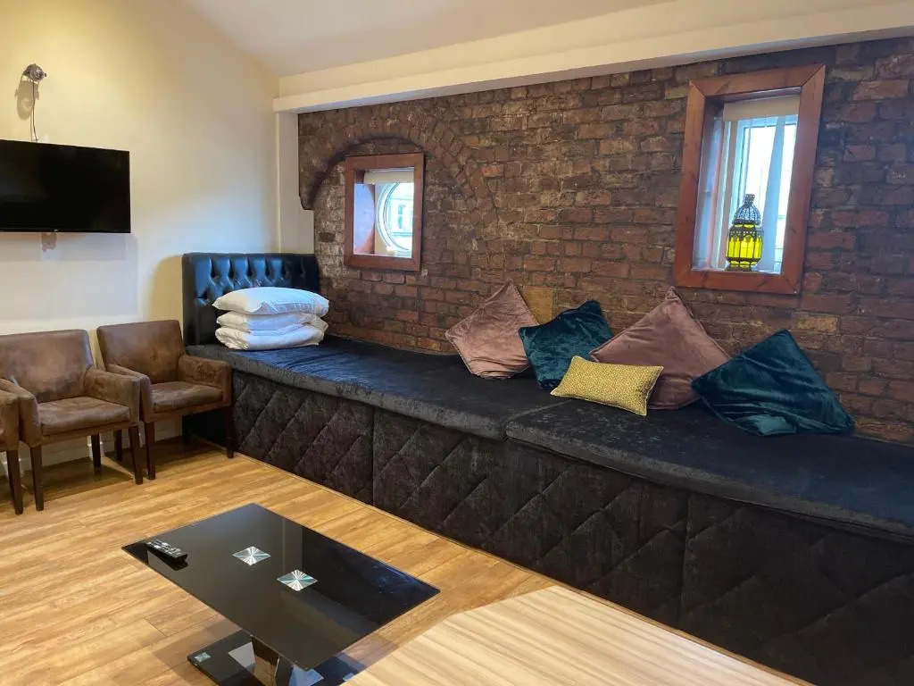 Party Pads Liverpool Sleeps 4 to 26