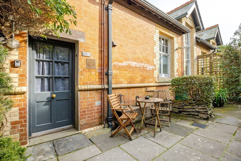 Converted Flat in Amazing Converted Schoolhouse Near Fowey Harbour