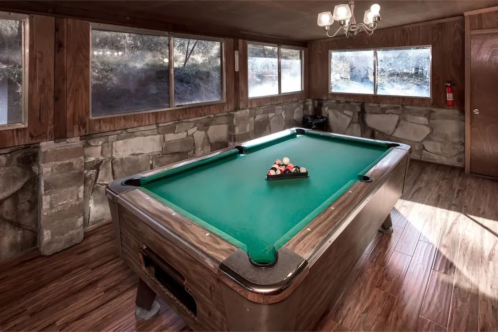 AAA Escape - Three Bedroom Cabin