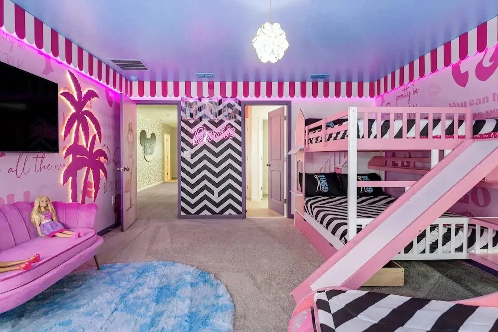 Luxury 9BR Solara Home, Themed Fun & Pool