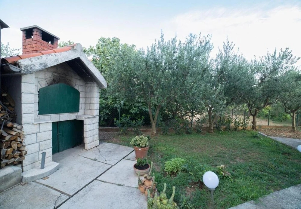 Damir - With Garden - A1