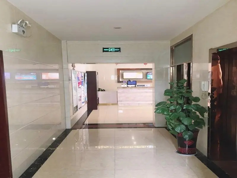 GreenTree Inn JiangSu TaiZhou YingChun W) Road Walking Street Express Hotel