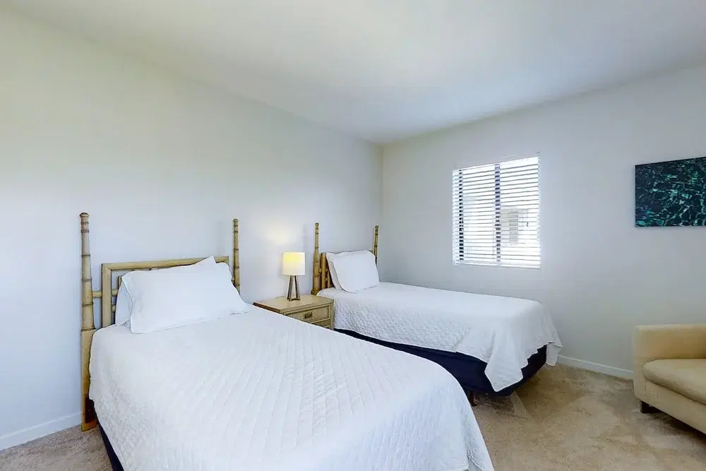 Bright & Airy Dog-friendly Condo W/shared Pool, Free Wifi, Central AC, & W/D