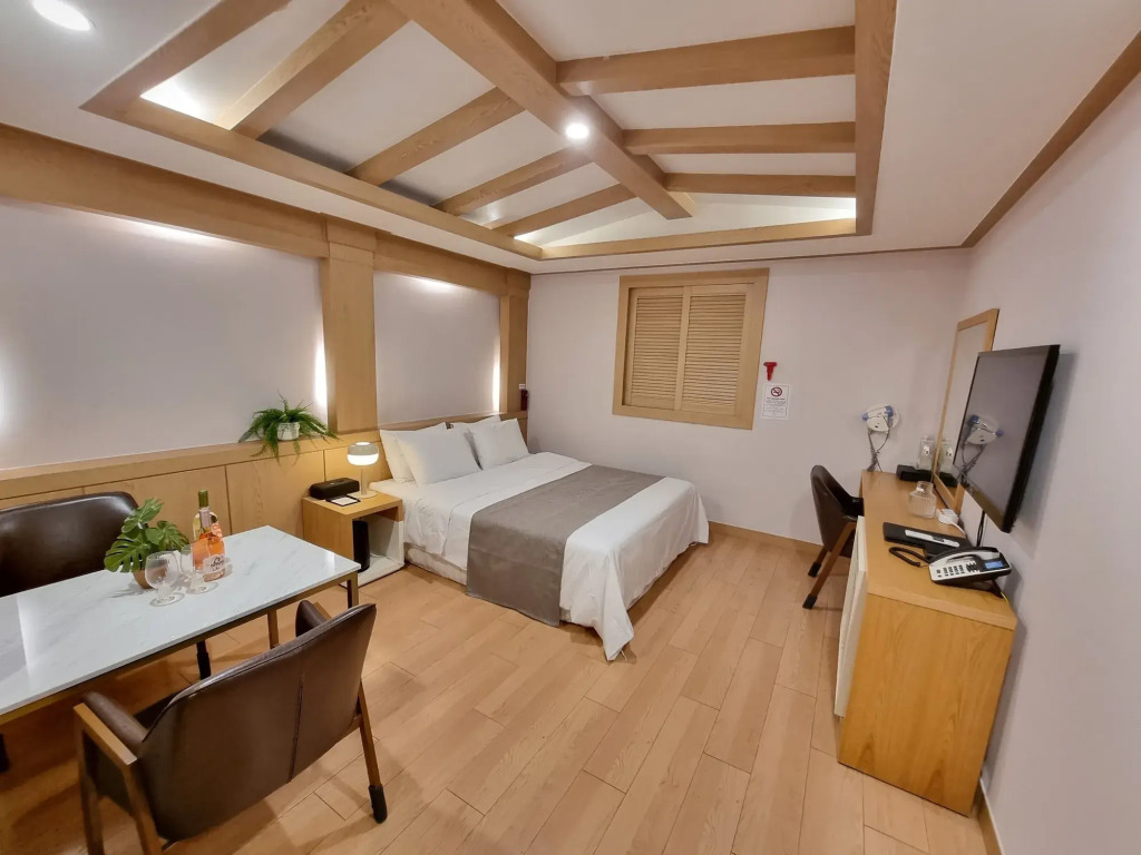 LEX Tourist Hotel