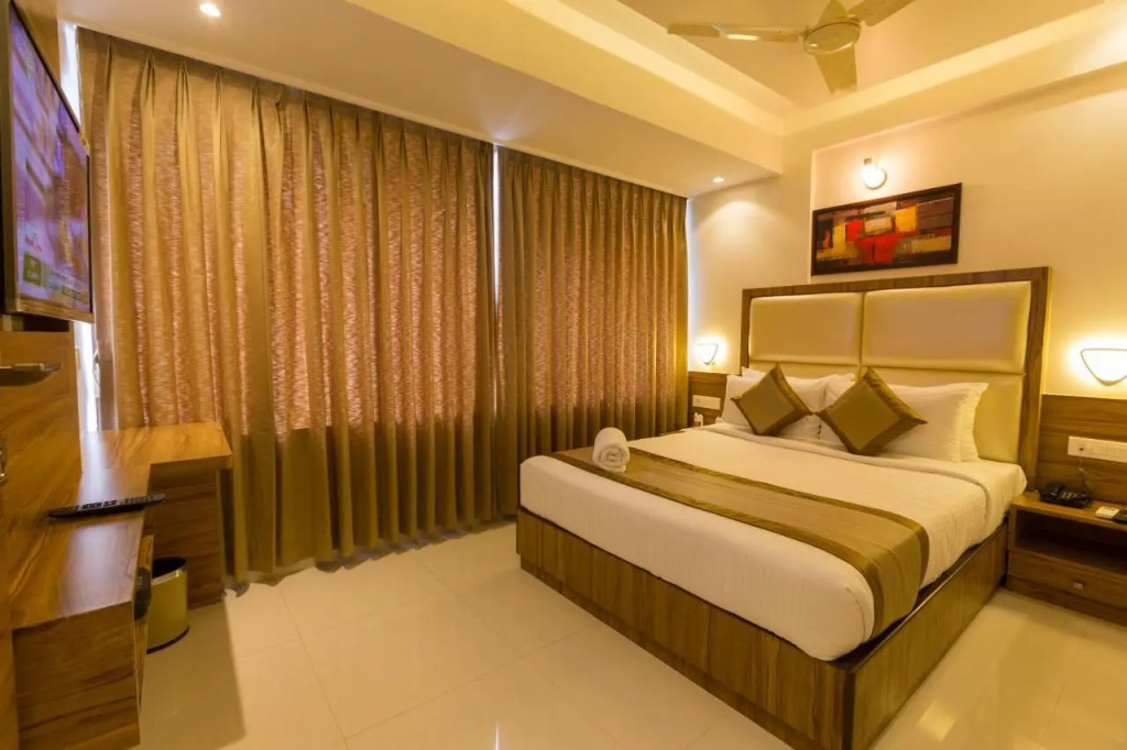 Grand Plaza Suites